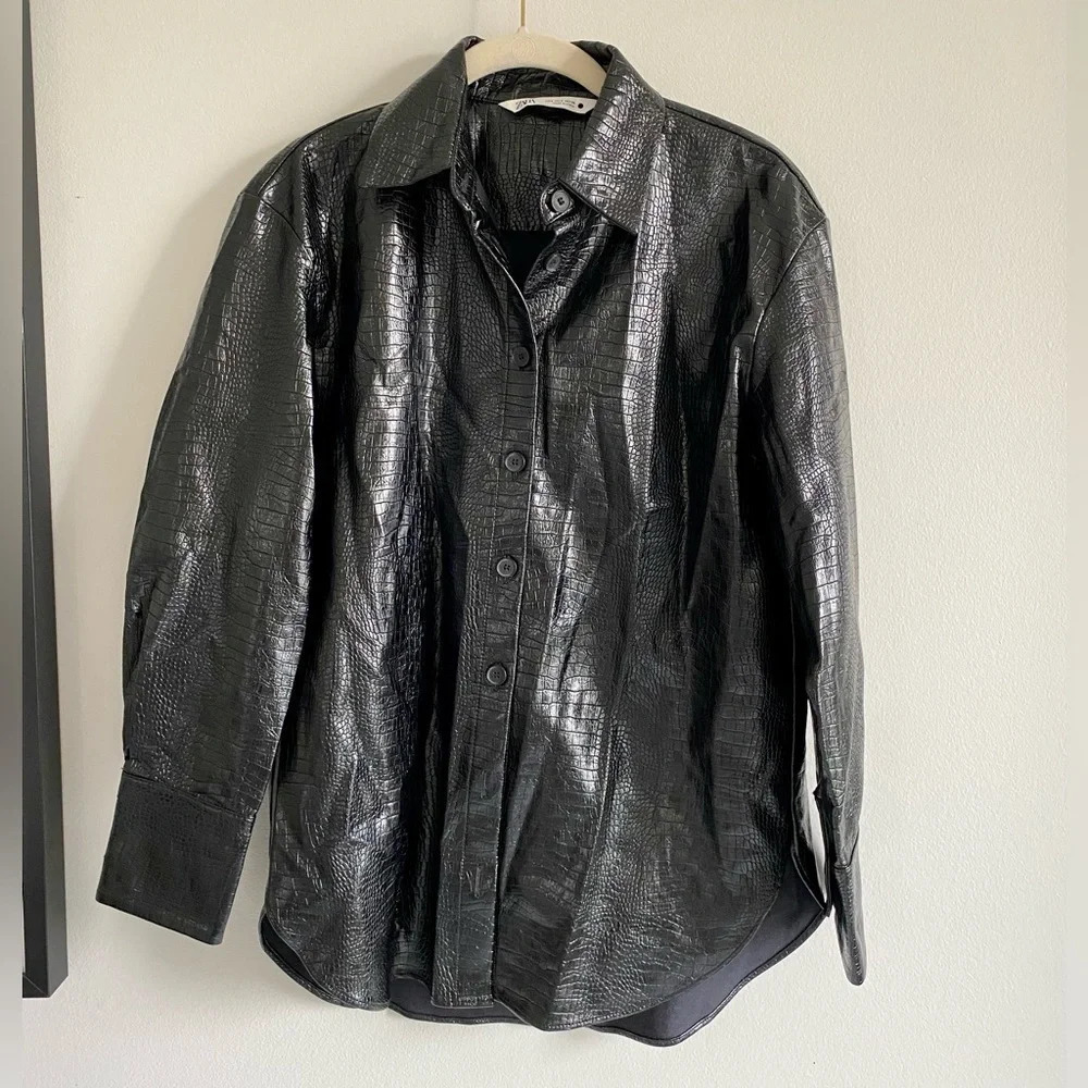 Black Zara Faux Leather Crocodile-Effect Oversized Shirt Jacket  Size Small